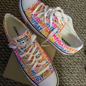 Graffiti Converse platform sneakers
